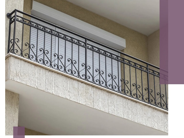 Балконные ограждения из металла и стекла в Лянторе для домов