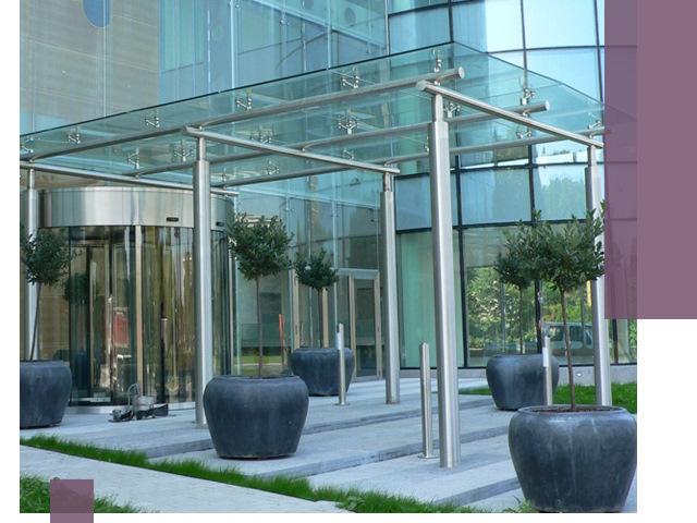 Навесы из стекла на заказ в Лянторе — монтаж и установка